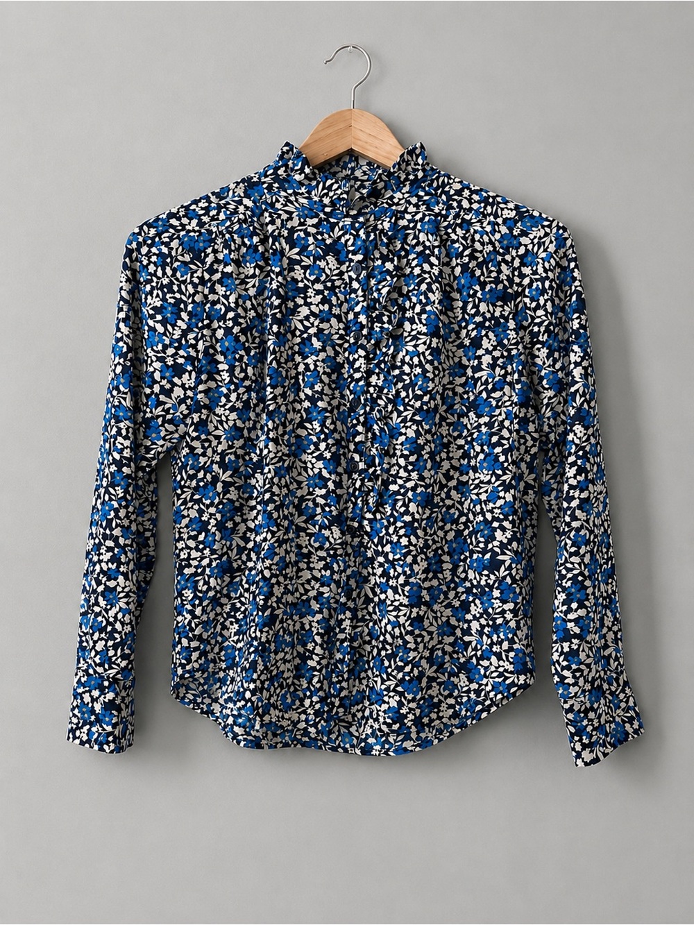 Ann Taylor blue Floral Button-Front Top with Blue Accents